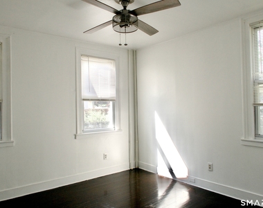 8 Rockwell Avenue - Photo Thumbnail 20