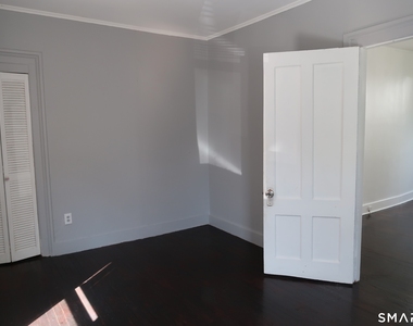 8 Rockwell Avenue - Photo Thumbnail 10