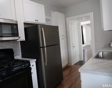 8 Rockwell Avenue - Photo Thumbnail 13