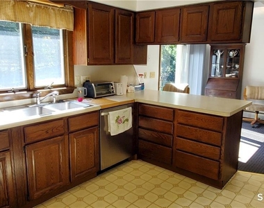 32 Fernridge Road - Photo Thumbnail 6
