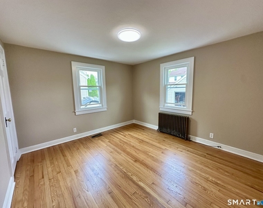33 Emerson Street - Photo Thumbnail 16