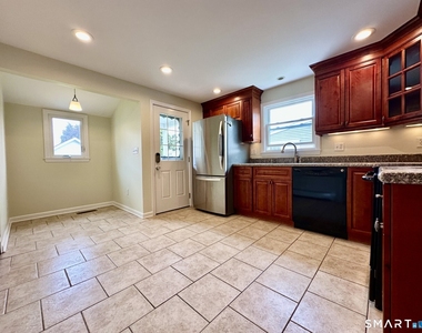 33 Emerson Street - Photo Thumbnail 13