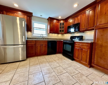 33 Emerson Street - Photo Thumbnail 14
