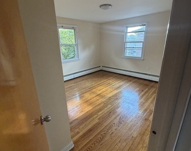 33 Franklin Street - Photo Thumbnail 7
