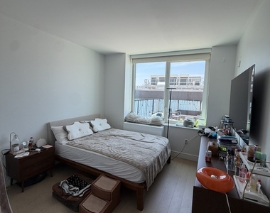 36-20 Steinway Street - Photo Thumbnail 2