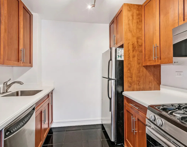 888 Eighth Avenue #7K - Photo Thumbnail 3