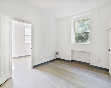 1115 6th Ave - Photo Thumbnail 6