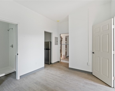 1115 6th Ave - Photo Thumbnail 15