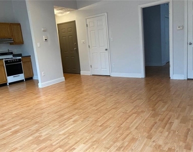 1205 W North Ave - Photo Thumbnail 7