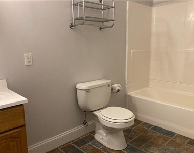 1205 W North Ave - Photo Thumbnail 10