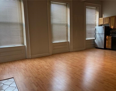 1205 W North Ave - Photo Thumbnail 4