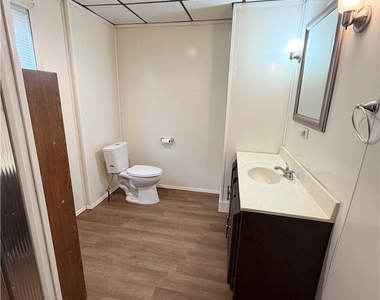1626 Davidson St - Photo Thumbnail 11
