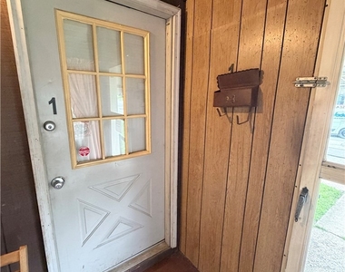 1626 Davidson St - Photo Thumbnail 1