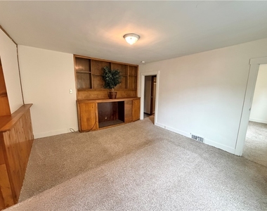 1626 Davidson St - Photo Thumbnail 6