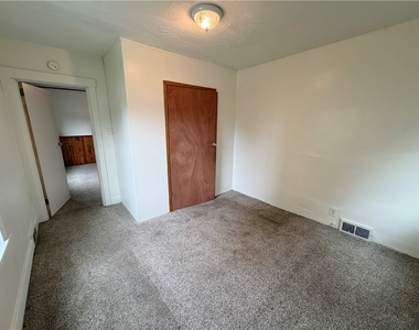 1626 Davidson St - Photo Thumbnail 10