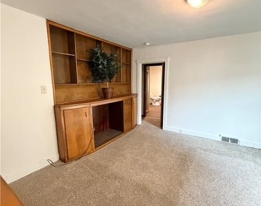 1626 Davidson St - Photo Thumbnail 7