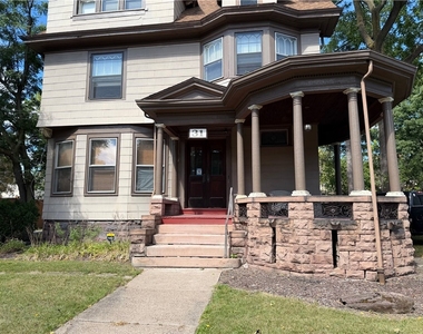 31 N Goodman Street - Photo Thumbnail 1