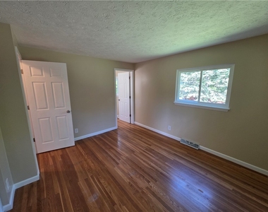 32 Golden Rod Lane - Photo Thumbnail 8