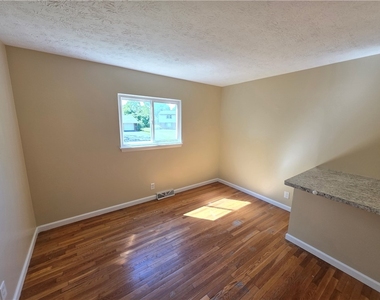 32 Golden Rod Lane - Photo Thumbnail 11