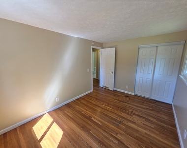 32 Golden Rod Lane - Photo Thumbnail 10