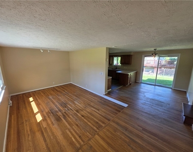 32 Golden Rod Lane - Photo Thumbnail 3
