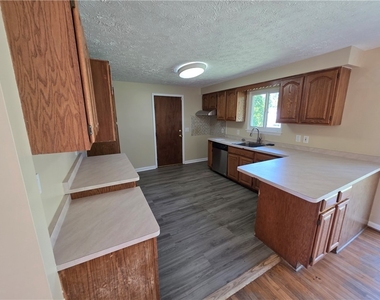 32 Golden Rod Lane - Photo Thumbnail 1