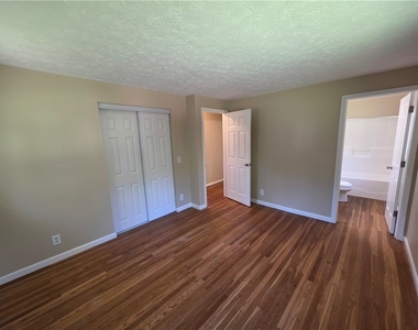 32 Golden Rod Lane - Photo Thumbnail 7