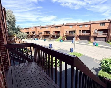 340 Lakefront Boulevard - Photo Thumbnail 3