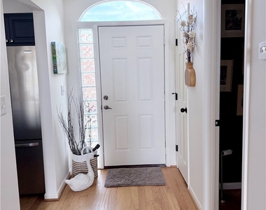 340 Lakefront Boulevard - Photo Thumbnail 4