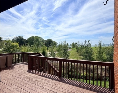 340 Lakefront Boulevard - Photo Thumbnail 16
