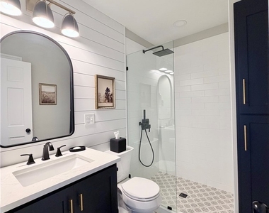340 Lakefront Boulevard - Photo Thumbnail 25