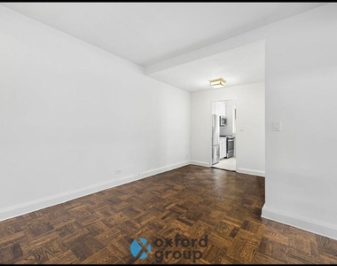 East 27th Street - Photo Thumbnail 3