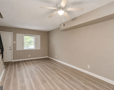 88 Angie Drive - Photo Thumbnail 4