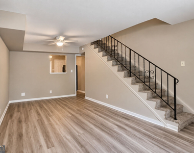 88 Angie Drive - Photo Thumbnail 3