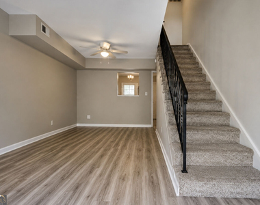 88 Angie Drive - Photo Thumbnail 2