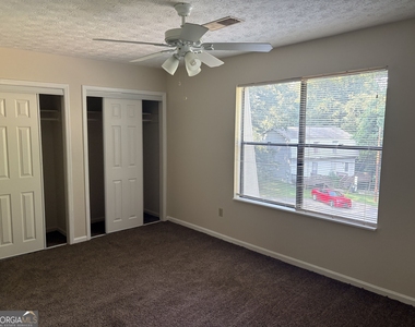 165 Hunters Ln - Photo Thumbnail 3