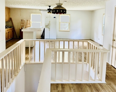 111b Tyler Street - Photo Thumbnail 5