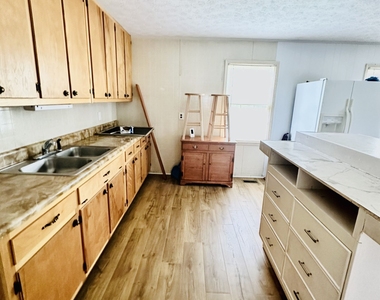 111b Tyler Street - Photo Thumbnail 4
