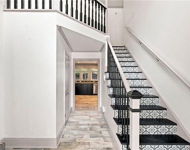 2069 Ursuline Way Nw - Photo Thumbnail 4