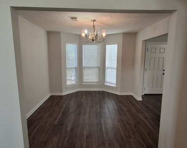1110 Winter Park Lane - Photo Thumbnail 9