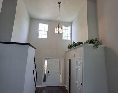 1110 Winter Park Lane - Photo Thumbnail 12