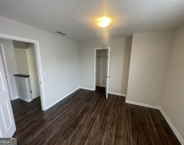 1110 Winter Park Lane - Photo Thumbnail 22