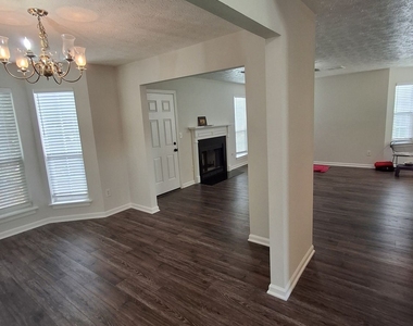 1110 Winter Park Lane - Photo Thumbnail 11