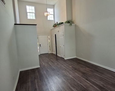 1110 Winter Park Lane - Photo Thumbnail 10