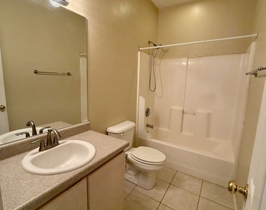 200 Royal Palms Avenue - Photo Thumbnail 44