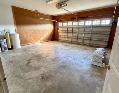 200 Royal Palms Avenue - Photo Thumbnail 45