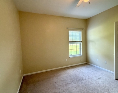 200 Royal Palms Avenue - Photo Thumbnail 34