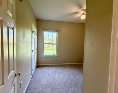 200 Royal Palms Avenue - Photo Thumbnail 36
