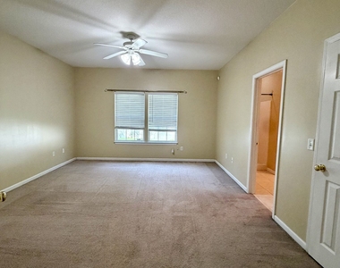 200 Royal Palms Avenue - Photo Thumbnail 21