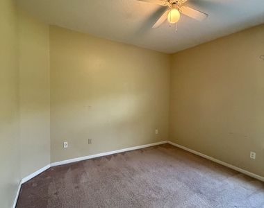 200 Royal Palms Avenue - Photo Thumbnail 38